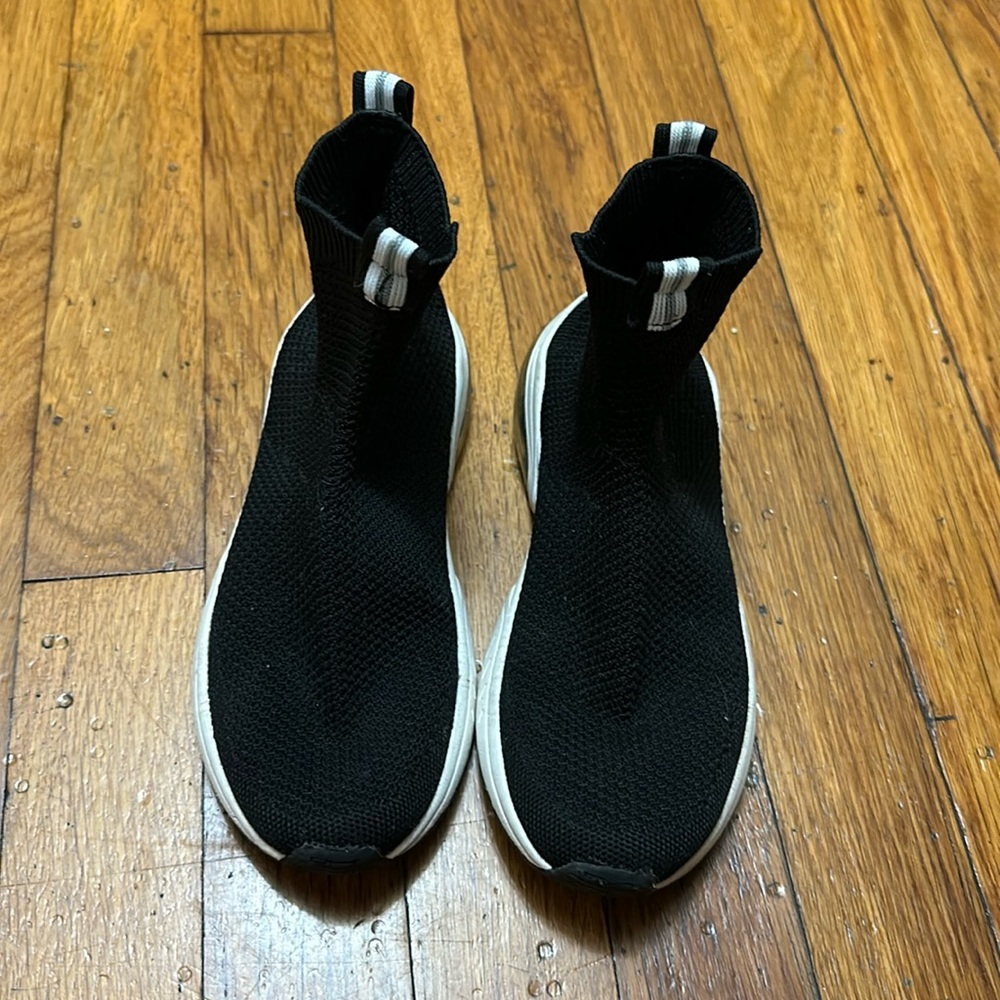 ZaRA boys shoes, size 34